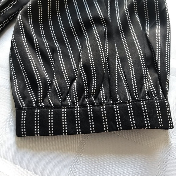 NWT AKA cross body blouse - Picture 4 of 5